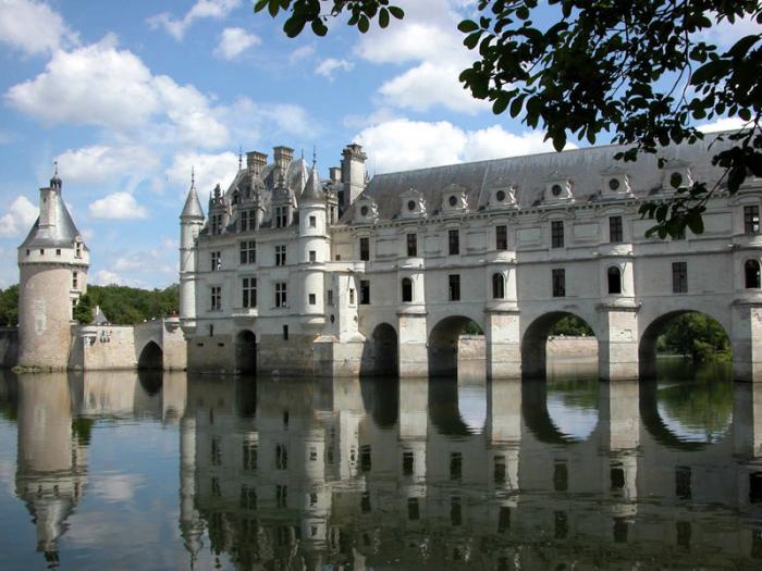 Des Plus Grandes Forteresses Médiévales... Aux Châteaux De Légende...