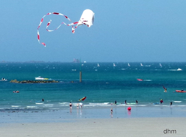   En Bretagne  : "L'été s'ra chooooo...l'été s'ra  chooooo ...chaud  " 