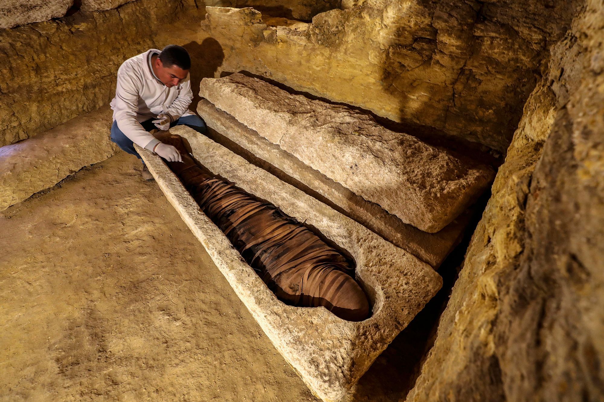 Des momies de 3000 ans sortent de terre à Al Ghoreifa, en Egypte