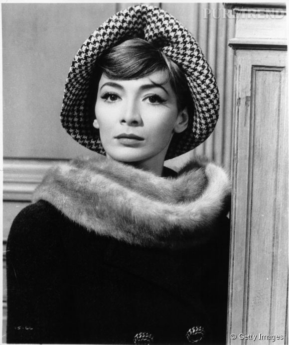 Juliette Gréco, l'une des grandes dames de la chanson française,  photographiée en 1960 - Puretrend