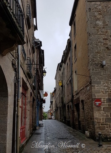 Bretagne : Dinan, Ruelles et Verdure