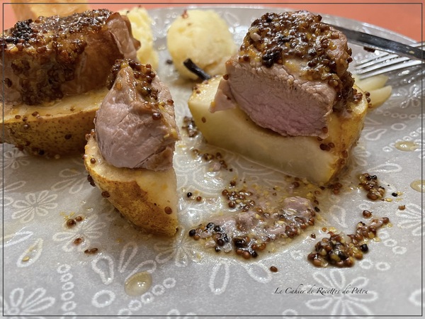 Filet Mignon de Porc sur Lit de Poire & Moutarde à l'Ancienne