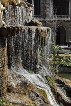 La fontaine-cascade du palais Longchamp