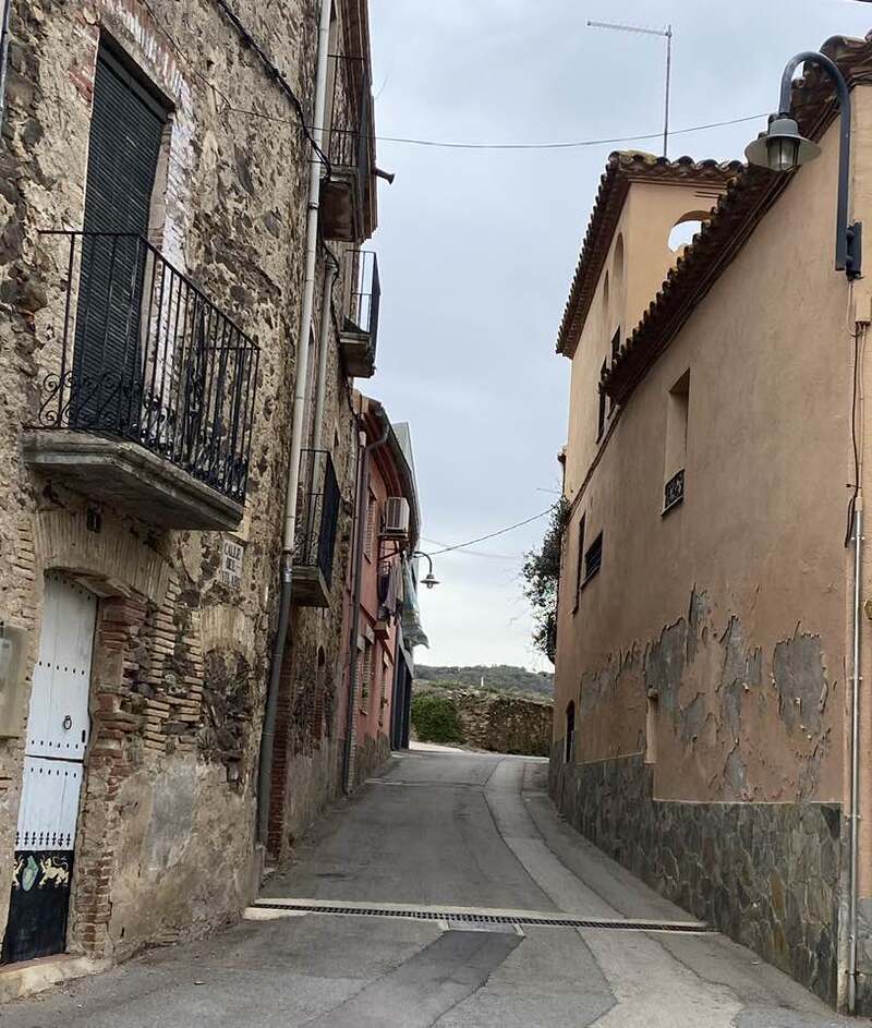 ESPOLLA village espagnol