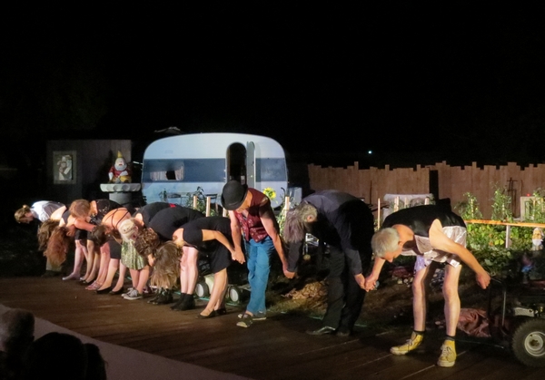 "Les radis rikikis de Kiki " ont fait la joie des spectateurs, dans le jardin potager de la Compagnie des Gens !