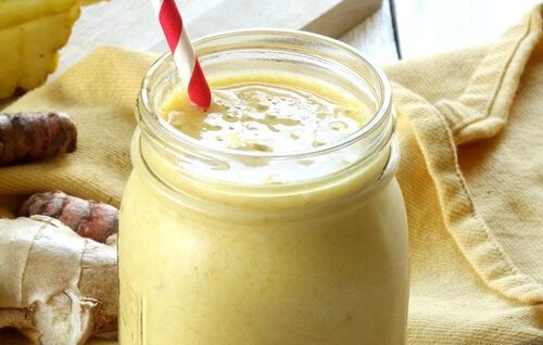 Smoothie curcuma gingembre colada