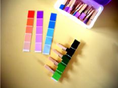 * Atelier Montessori: les nuanciers de couleurs