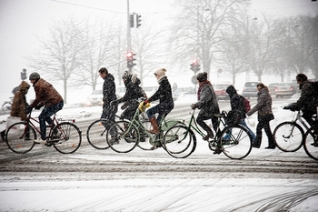 bicycling-snow