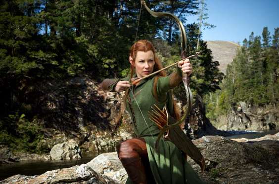 Diapositive 11 sur 63: En 2013, Evangeline Lilly a intégré le casting du Hobbit. Elle interprète Tauriel aux côtés d'Orlando Bloom