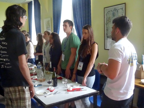 32 jeunes gens de 22 nationalités, participant au Centre International Francophone-Patrimoine des Lions, ont passé une belle journée à Châtillon sur Seine 