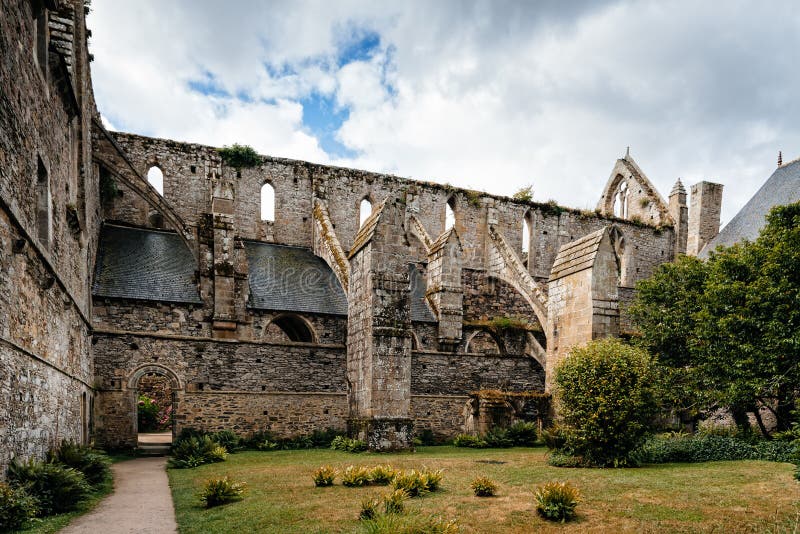 L'abbaye De Beauport En Bretagne Fran?aise Image éditorial - Image du  ruine, tourisme: 147455105