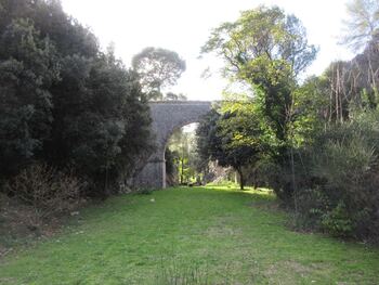 L'aqueduc au débouché du vallon