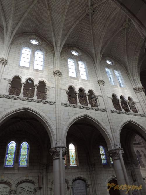 Eglise de Saint Nazaire.....intérieur