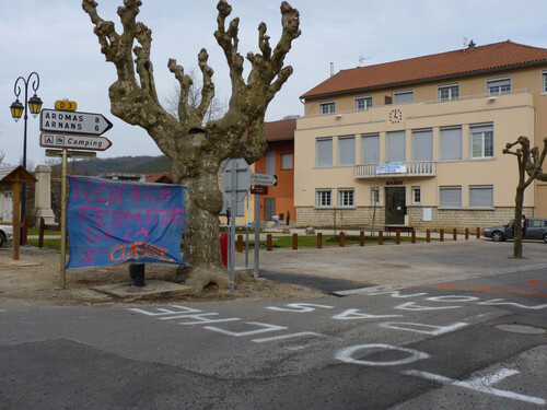 Fermeture de la 5me classe de l'école de Chavannes - 16/03/2013