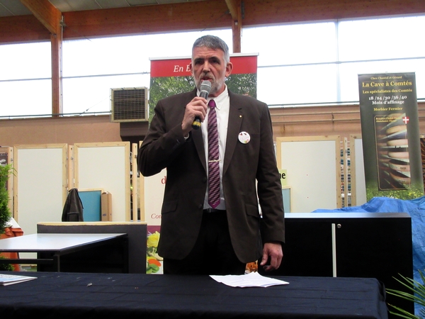 Le salon "Arts et saveurs", organisé par le Lions Club de Châtillon sur Seine, a eu un immense succès salle Luc Schréder...