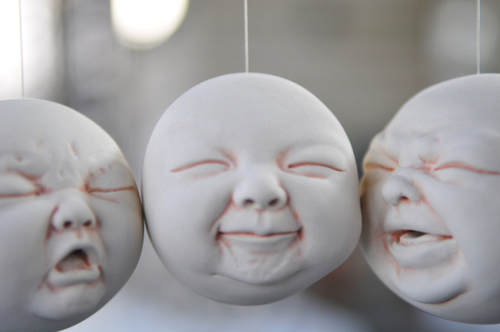 Les visages en porcelaine de Johnson Tsang