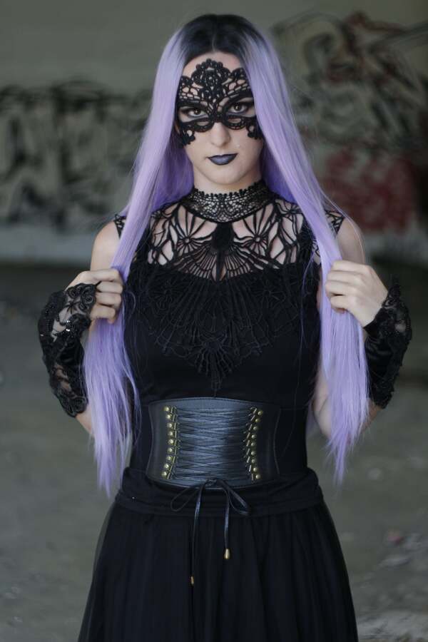 Purple gothic princesse