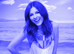 Victoria Justice en couleurs