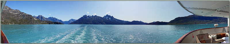 Navigation à vitesse réduite dans Kangerlussuatsiaq Fjord (Evighedsfjorden) - Groenland