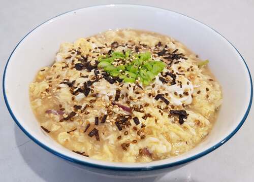 TAMAGO-TOJI Udon (Sōba) – Soupe de nouilles sirupeuse avec filaments d’œufs, Dashi, gingembre, Mirin, Sake, soja & sucre