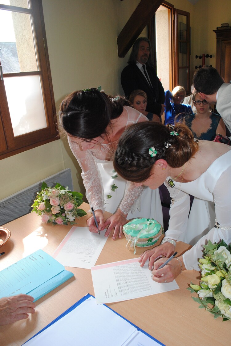 signatures , les voila  mariées 
