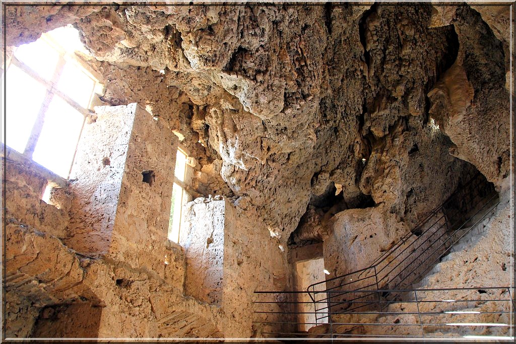 1020 - Villecroze-les-Grottes dans le Var (83)