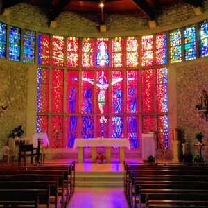 Marcel Roy - Vitraux de la Chapelle ND de la vigne et du Rosaire, Cairanne