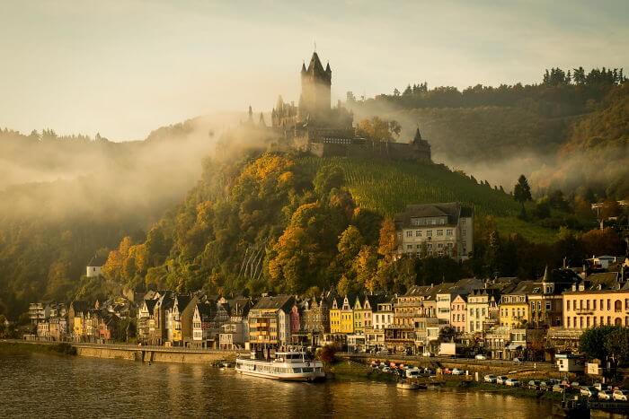 23 châteaux les plus beaux et magnifiques au monde
