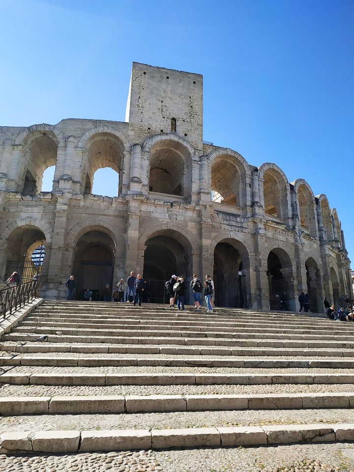 Arles.
