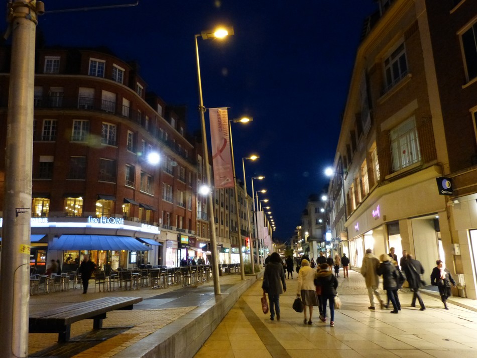 Amiens dans la nuit bleue