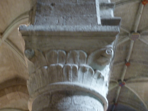 INTERIEUR DE NOTRE-DAME de BEAUGENCY, Vitraux, Chapiteaux, Statuaire ....