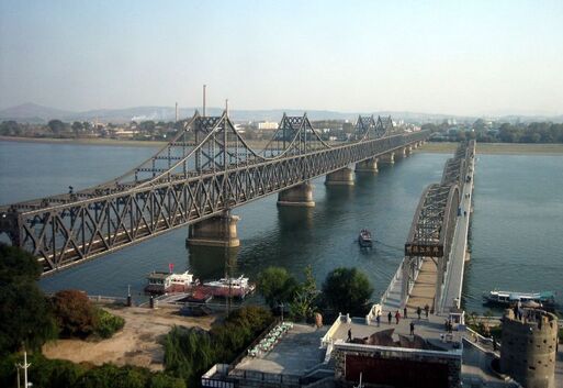 Résultat de recherche d'images pour "pont chine corée du nord"