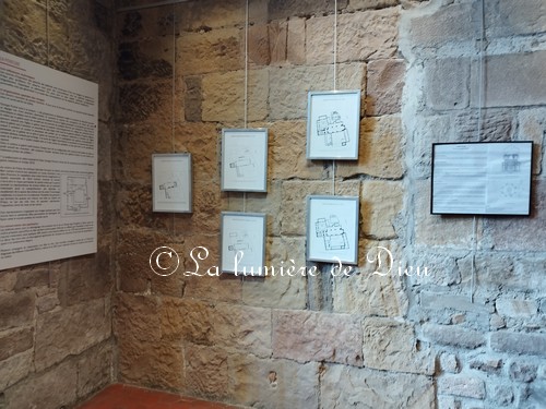 Fréjus, le cloître de la cathédrale saint Léonce