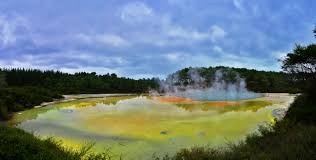 Résultat de recherche d'images pour "geyser wai o tapu"