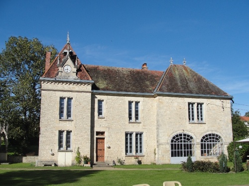 -Le Château de Mauvilly