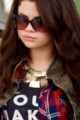 CANDIDS : Selena dans une station d'essence