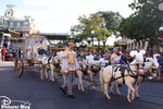 Magic Kingdom (Florida) - Mickey's Once Upon A Christmastime Parade