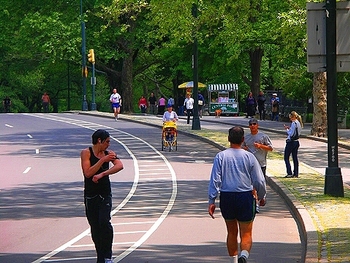 ny_central_park_sheepsmeadow_people_watching_06_208