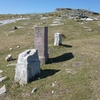 Borne frontière numéro 25 (870 m), entre l'ancienne borne et  une ancienne borne monolithe