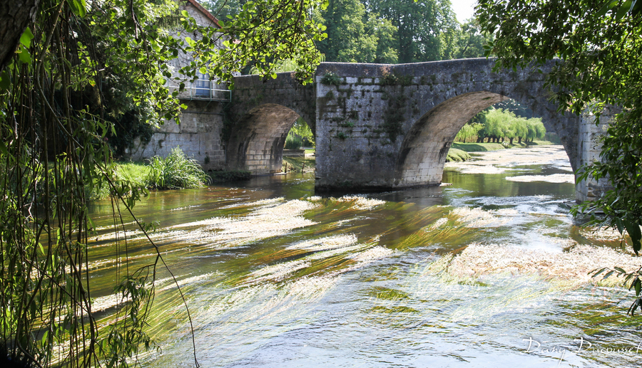 Bourdeilles pont du XIV ème siècle