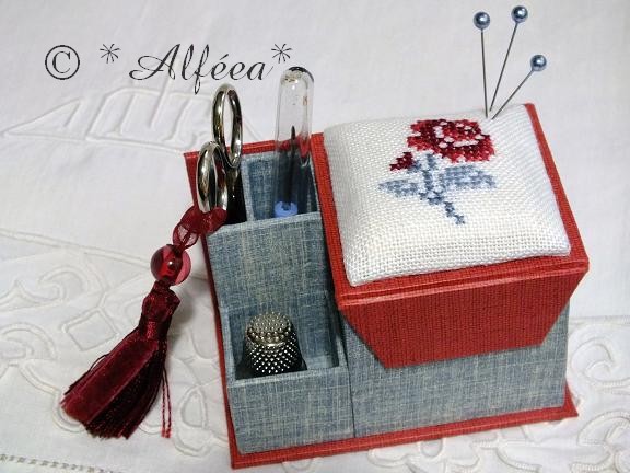 Mini nécessaire de brodeuse