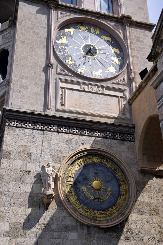 Messine - El Duomo - L'horloge astronomique