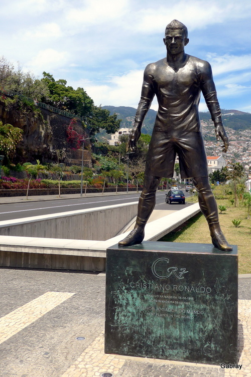 Madère : les statues de Funchal ... n 35