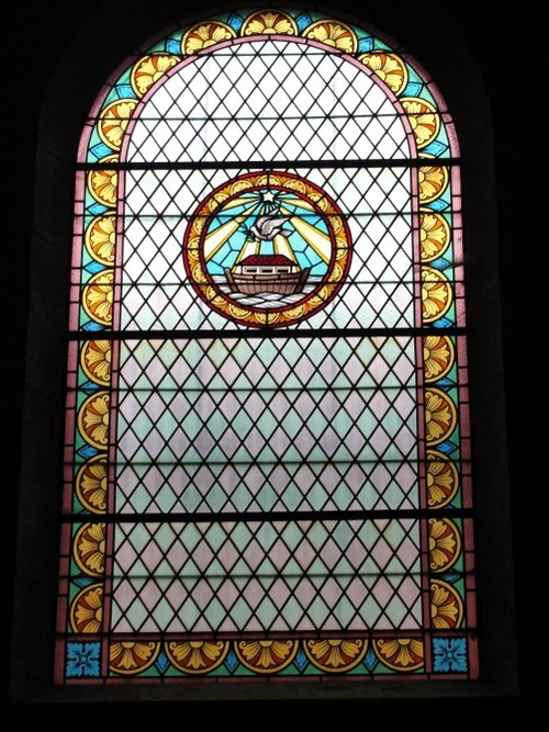 Les vitraux originaux de l'église Saint-Laurent de Sainte Colombe sur Seine