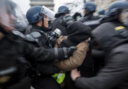 Faut-il tirer sur la foule?