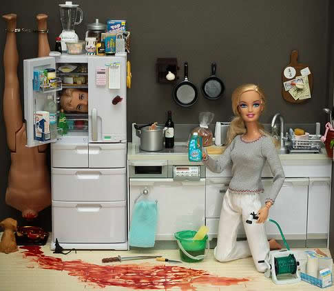 Découvrez la vie sordide de Barbie!