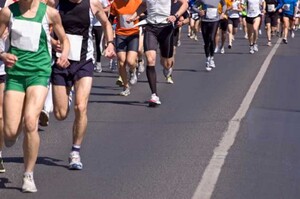 season marathon people running marathon 