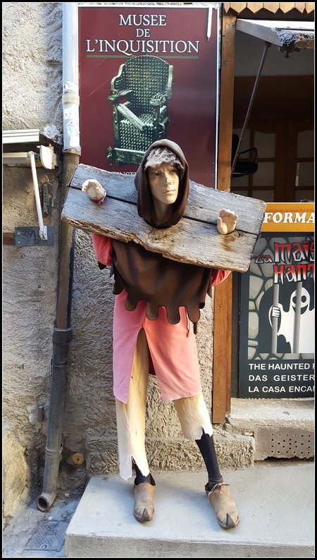 Balade dans les ruelles, et visite de l'église, de la cité de Carcassonne : 3/3