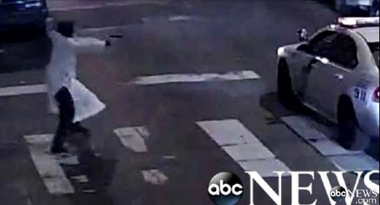 Un homme portant une sorte de qamis a tiré sur un policier qui circulait à bord de sa voiture de patrouille à Philadelphie (Etats-Unis).
