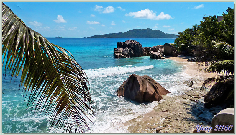 Panorama sur Anse Patate avec l'île Félécité - La Digue - Seychelles